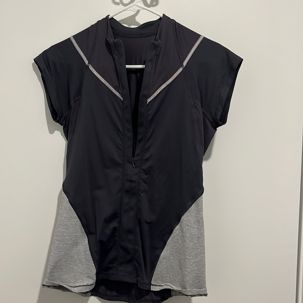 lululemon athletica Black and Gray Short Sleeve Bodysuit